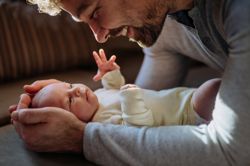 Baby und Vater